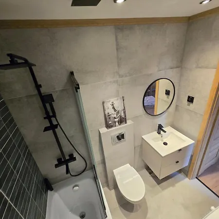 Z Kominkiem W Starej Kamiennicy דירה *