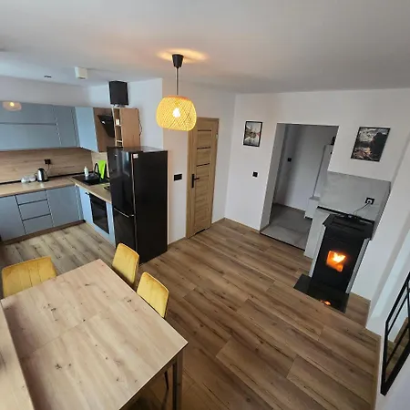 Z Kominkiem W Starej Kamiennicy Przygorze