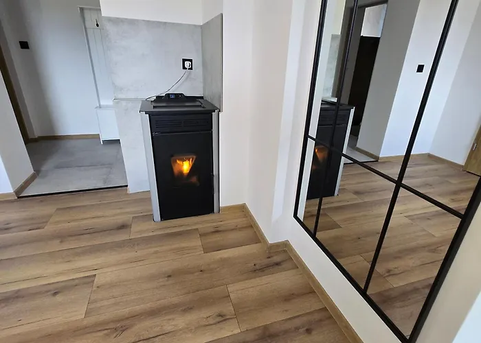 Z Kominkiem W Starej Kamiennicy Przygorze