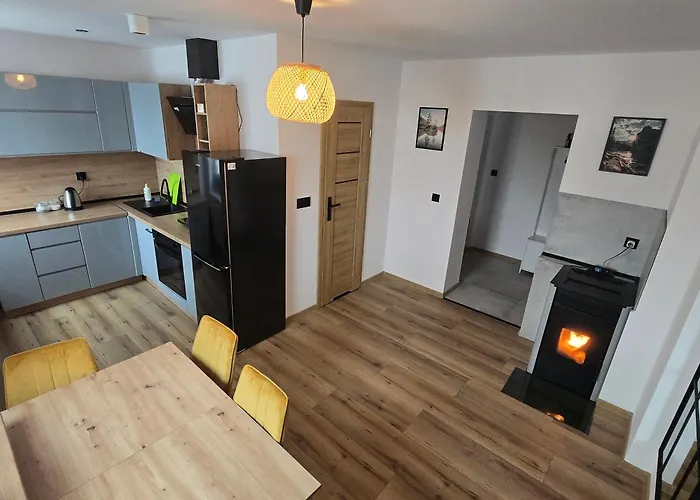 Z Kominkiem W Starej Kamiennicy Przygorze